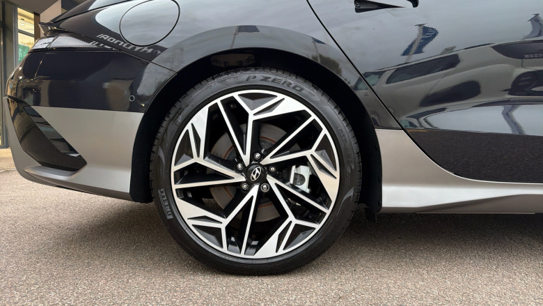 Hyundai IONIQ 6 239kW Ultimate 77kWh 4dr AWD Auto Electric Saloon